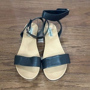 NEW Womens Steve Madden Black Sandals - Size 8 - Never Worn